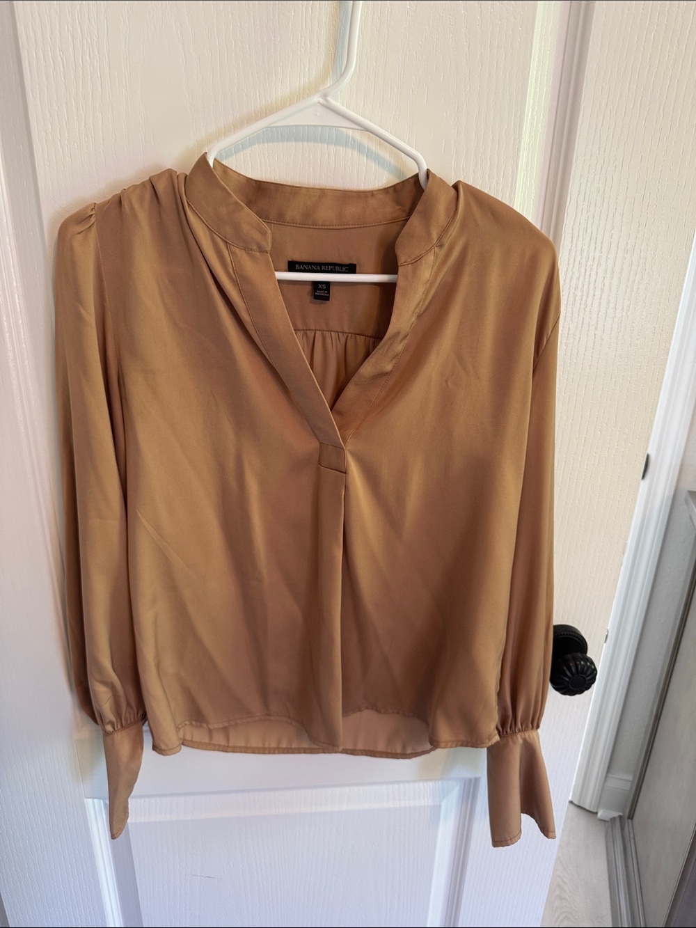 Banana Republic Camel V-Neck Mandarin Collar Blouse